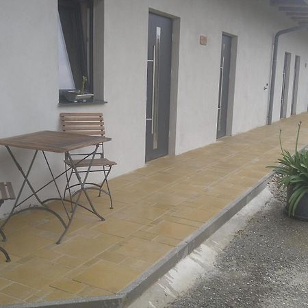 Weingut Thomas Brandl Bed & Breakfast Strass  ภายนอก รูปภาพ