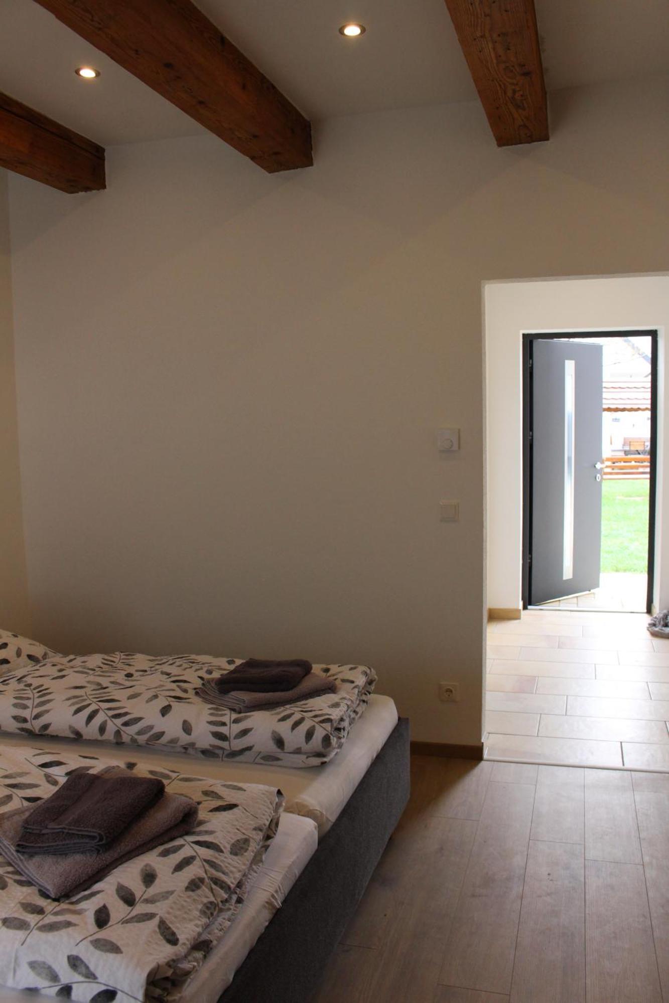 Weingut Thomas Brandl Bed & Breakfast Strass  ภายนอก รูปภาพ