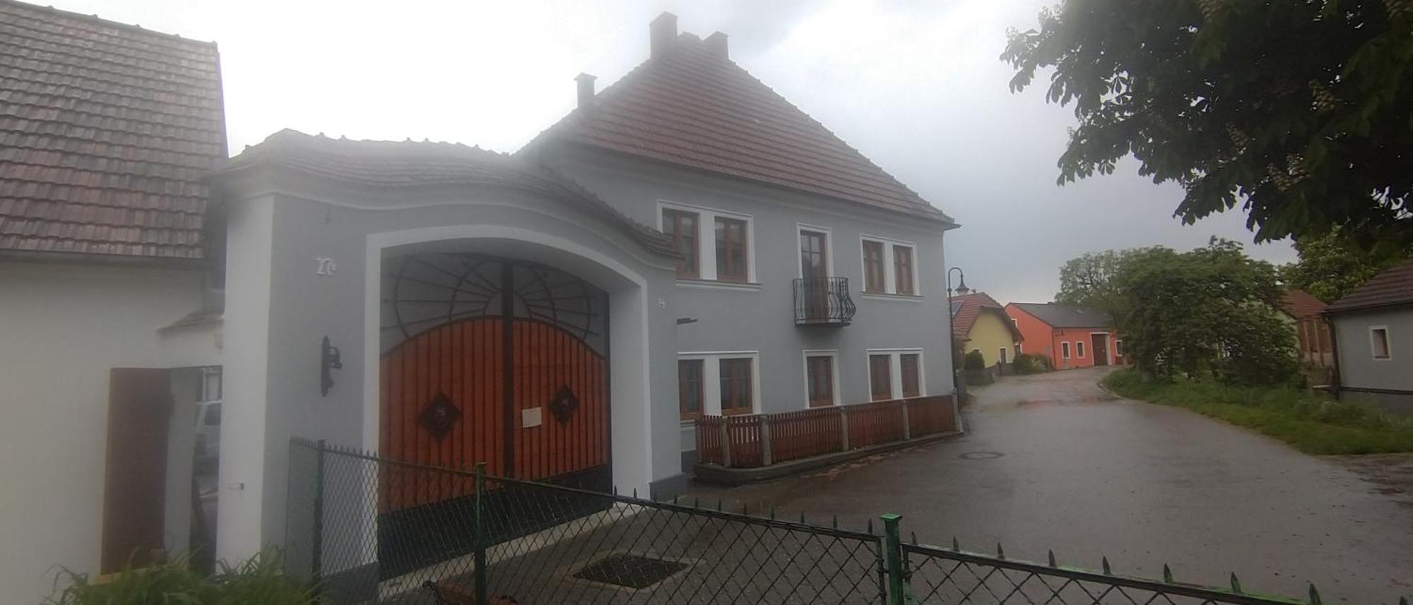 Weingut Thomas Brandl Bed & Breakfast Strass  ภายนอก รูปภาพ